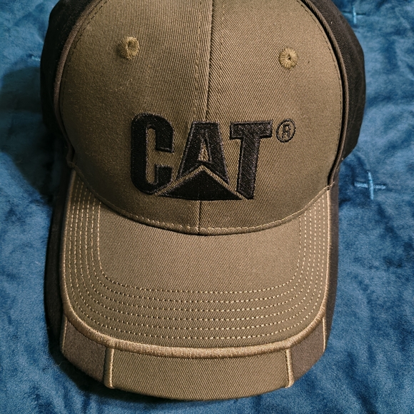 Caterpillar Logo Caps in Red, Black, and Olive - Picture 11 of 16